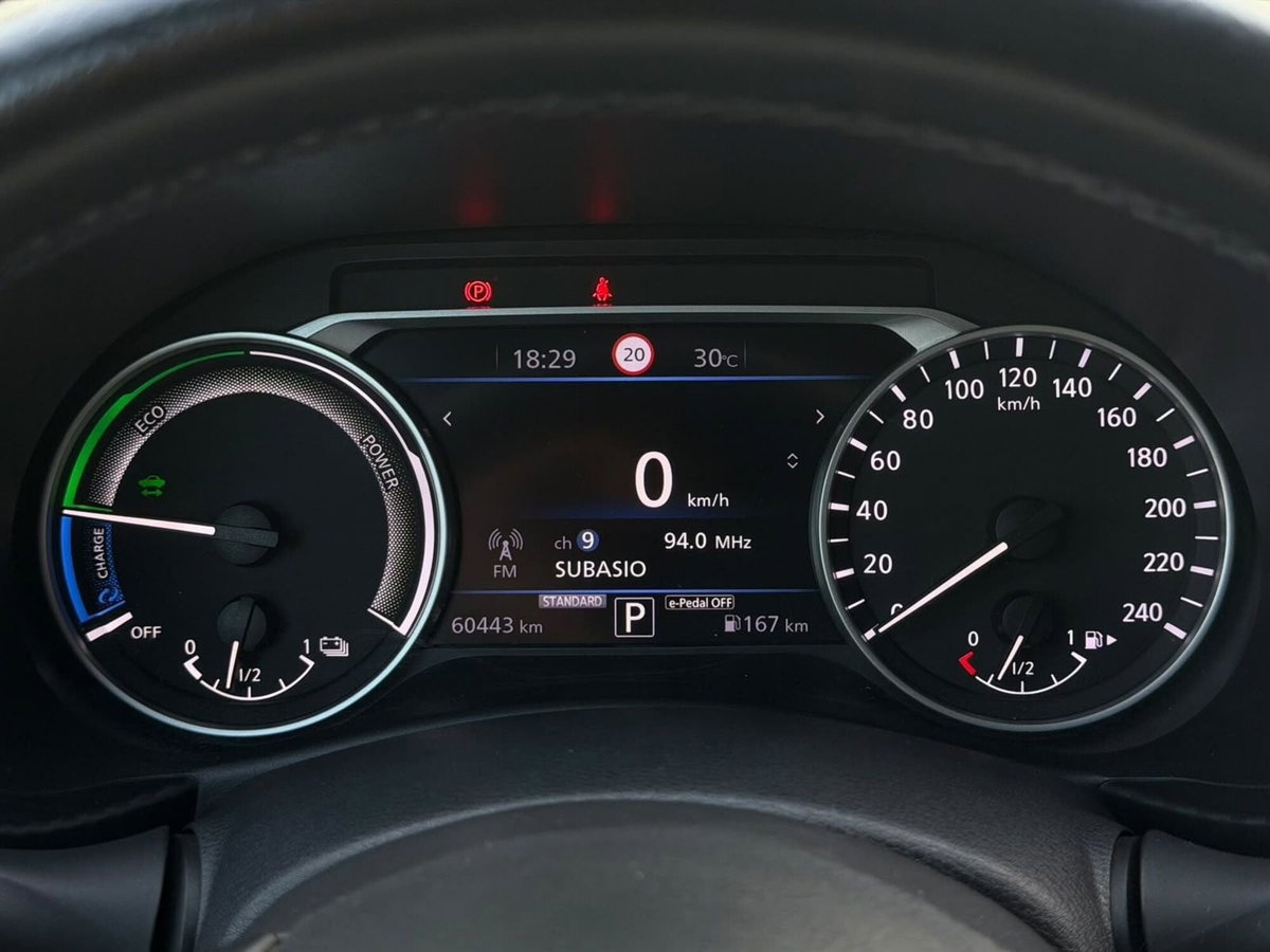 Nissan Juke 1.6 hev Acenta (11)