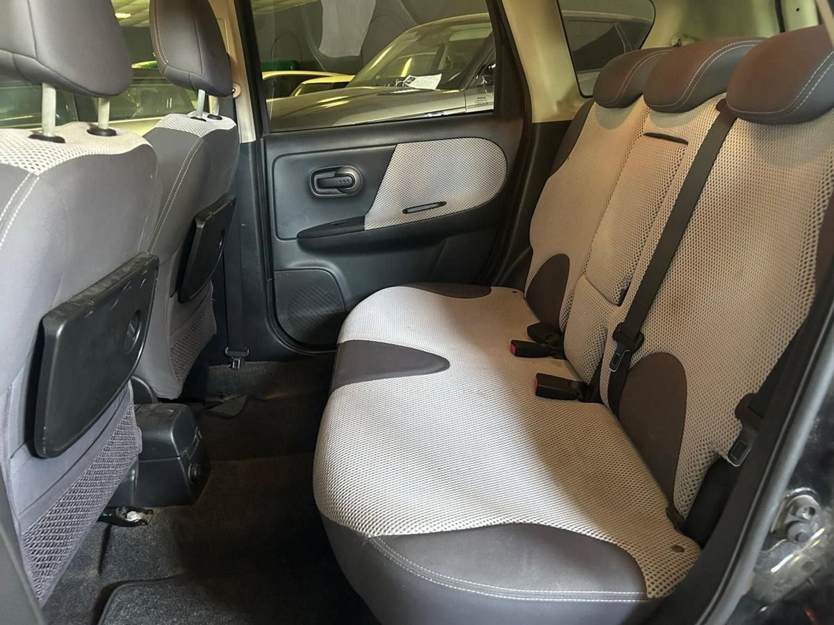 Nissan Note 1.5 dCi 86CV Tekna (6)