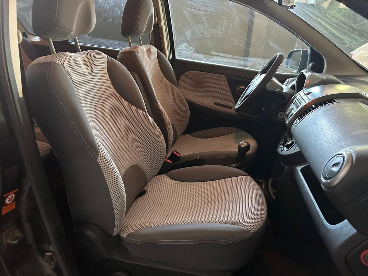 Nissan Note 1.5 dCi 86CV Tekna (8)