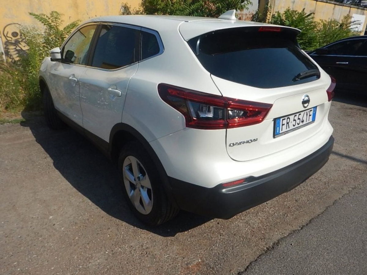 Nissan Qashqai 1.5 dCi Business (2)