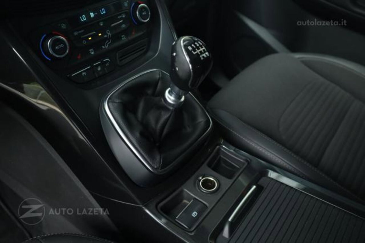 Ford Kuga 2.0 TDCI 150 CV S&S 4WD Titanium X (10)