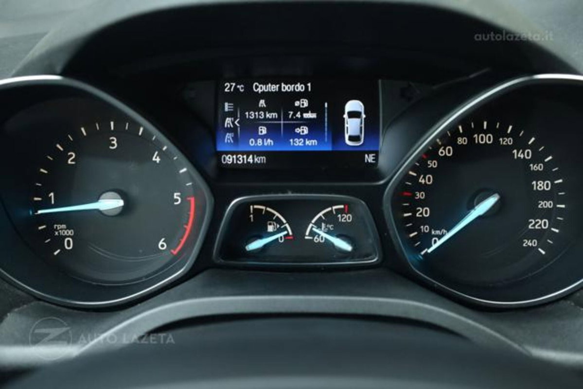 Ford Kuga 2.0 TDCI 150 CV S&S 4WD Titanium X (11)