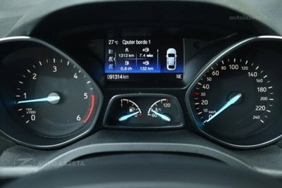 Ford Kuga 2.0 TDCI 150 CV S&S 4WD Titanium X (11)