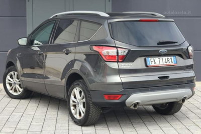 Ford Kuga 2.0 TDCI 150 CV S&S 4WD Titanium X (4)
