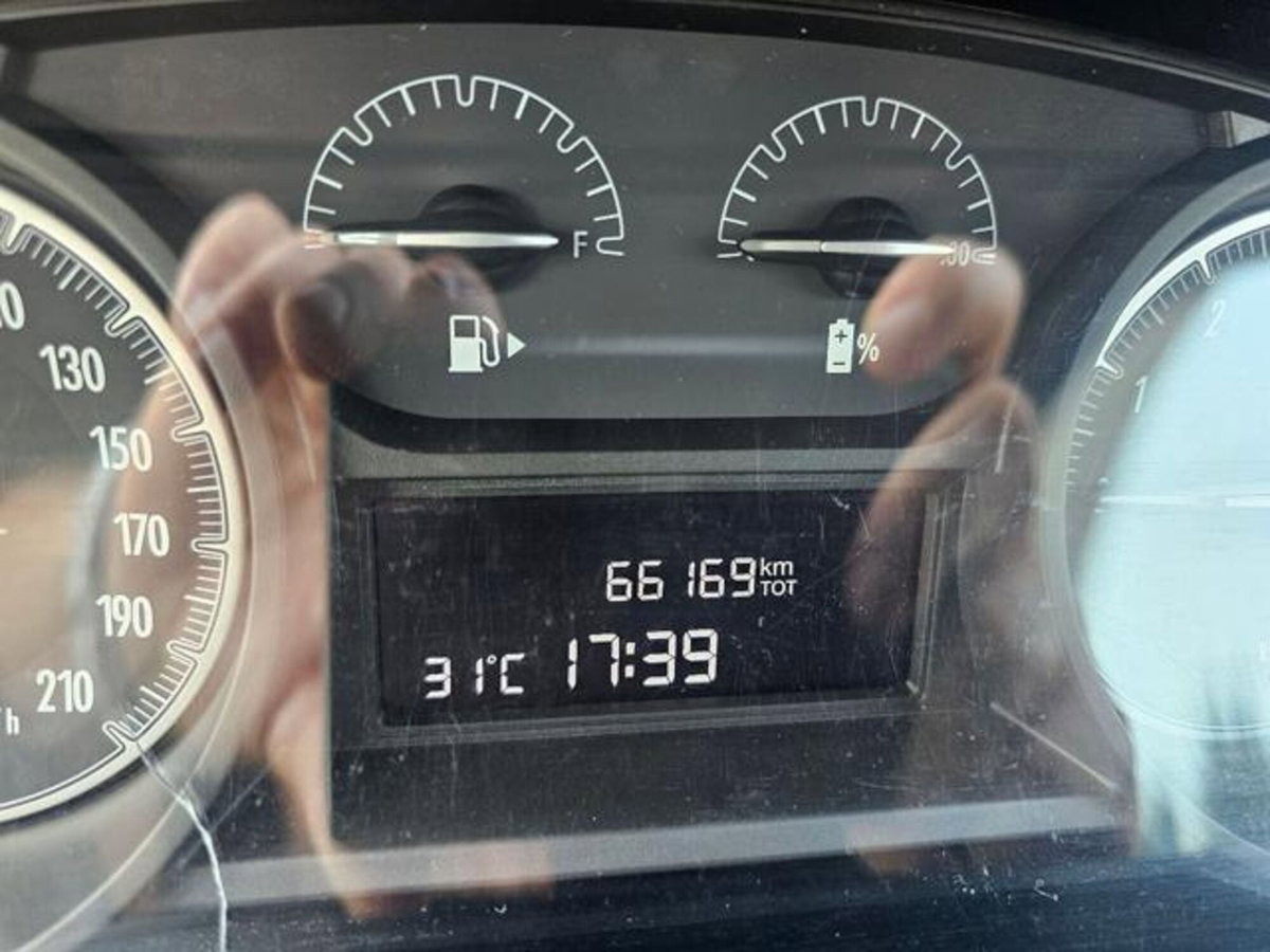 Lancia Ypsilon 1.0 FireFly 5 porte S&S Hybrid Ecochic Silver (12)