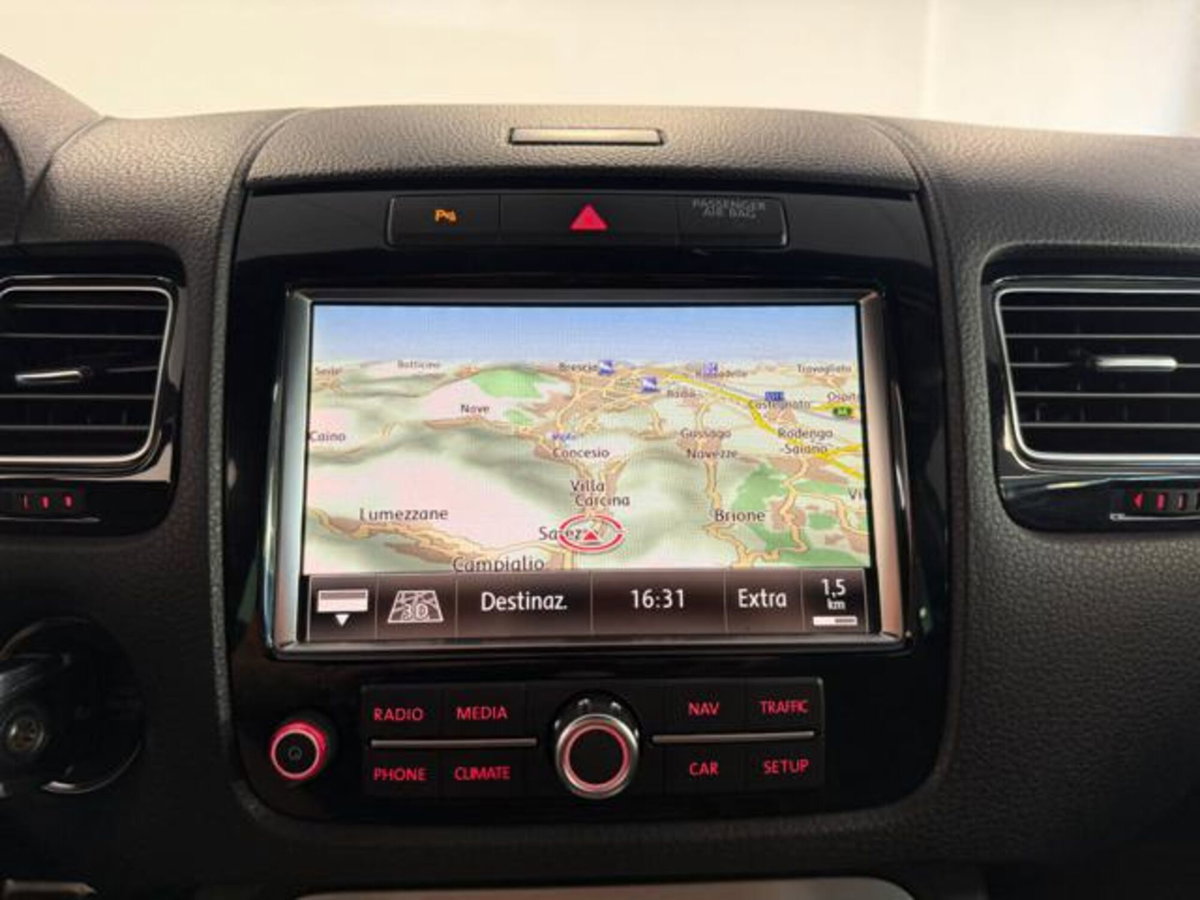 Volkswagen Touareg 3.0 TDI tiptronic BlueMotion Technology Executive (18)