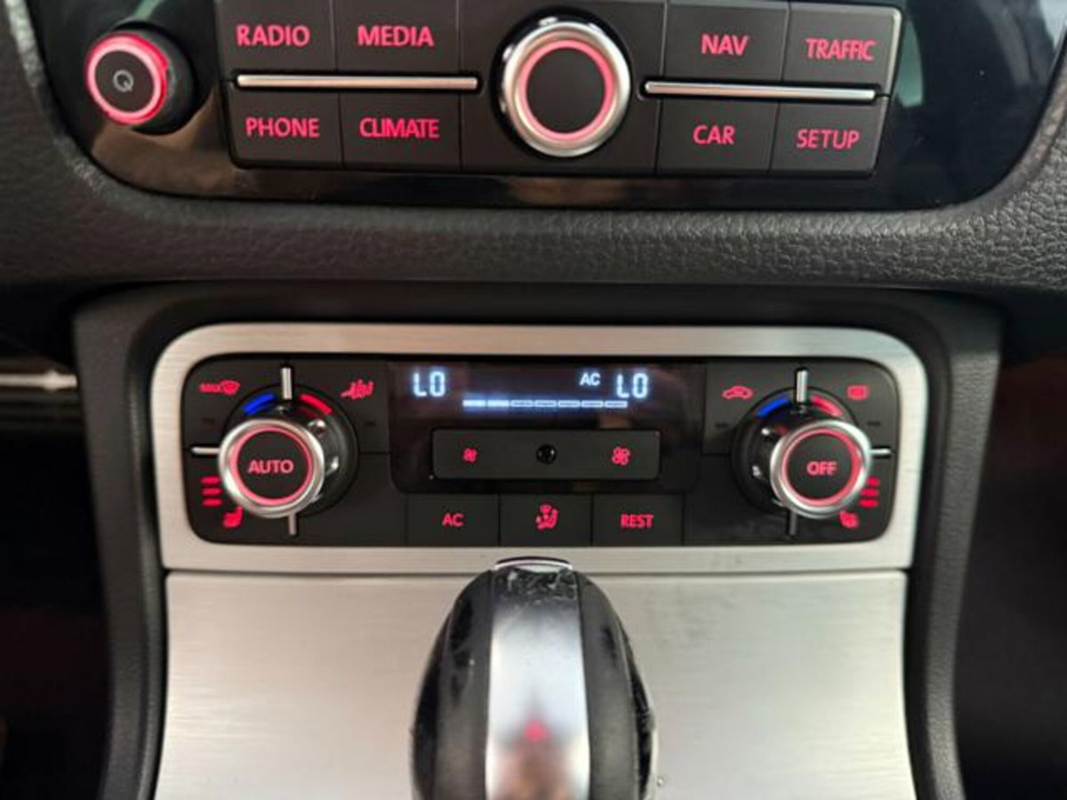 Volkswagen Touareg 3.0 TDI tiptronic BlueMotion Technology Executive (20)