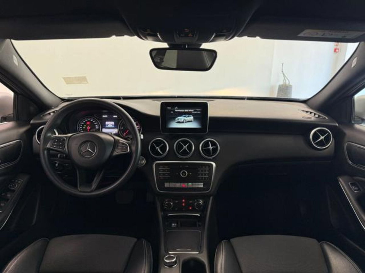 Mercedes-Benz Classe A 160 d Automatic Premium (13)