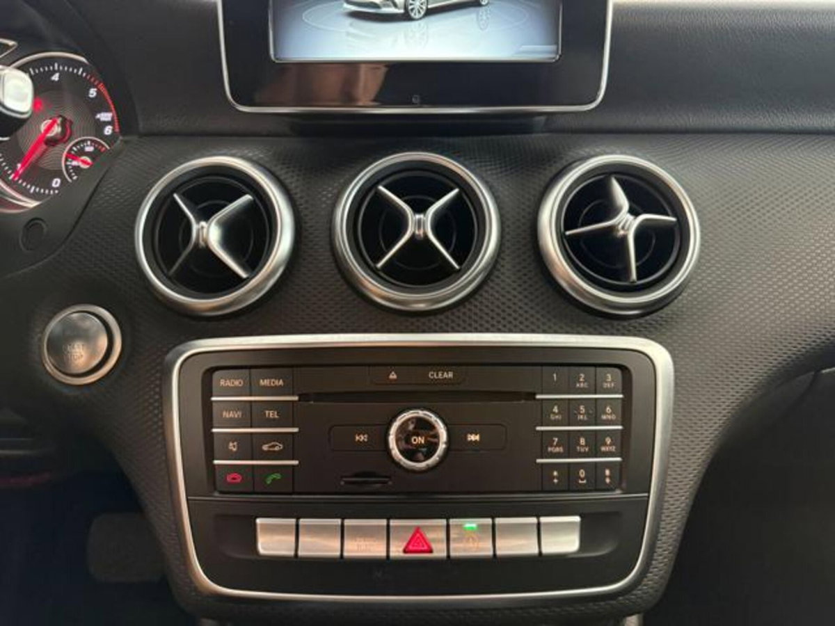 Mercedes-Benz Classe A 160 d Automatic Premium (20)