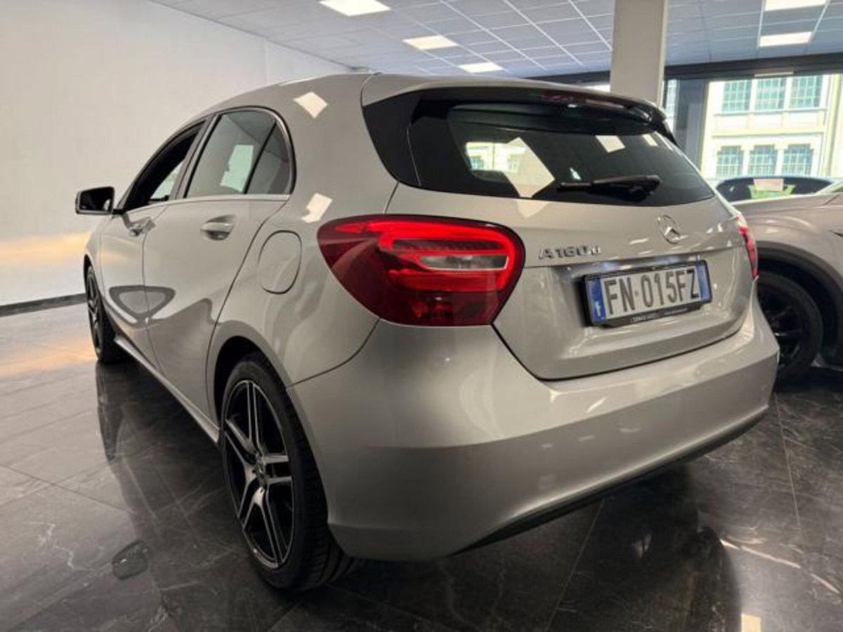 Mercedes-Benz Classe A 160 d Automatic Premium (5)