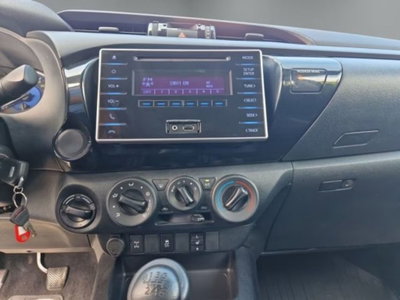 Toyota Hilux 2.D-4D 4WD porte Double Cab Lounge (12)