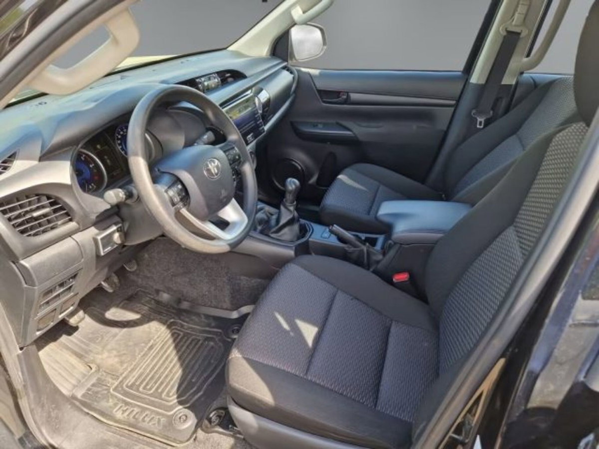 Toyota Hilux 2.D-4D 4WD porte Double Cab Lounge (8)