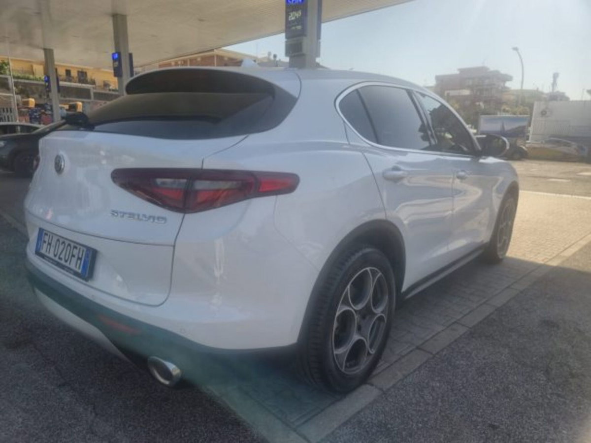 Alfa Romeo Stelvio Stelvio 2.2 Turbodiesel 210 CV AT8 Q4 Executive (4)