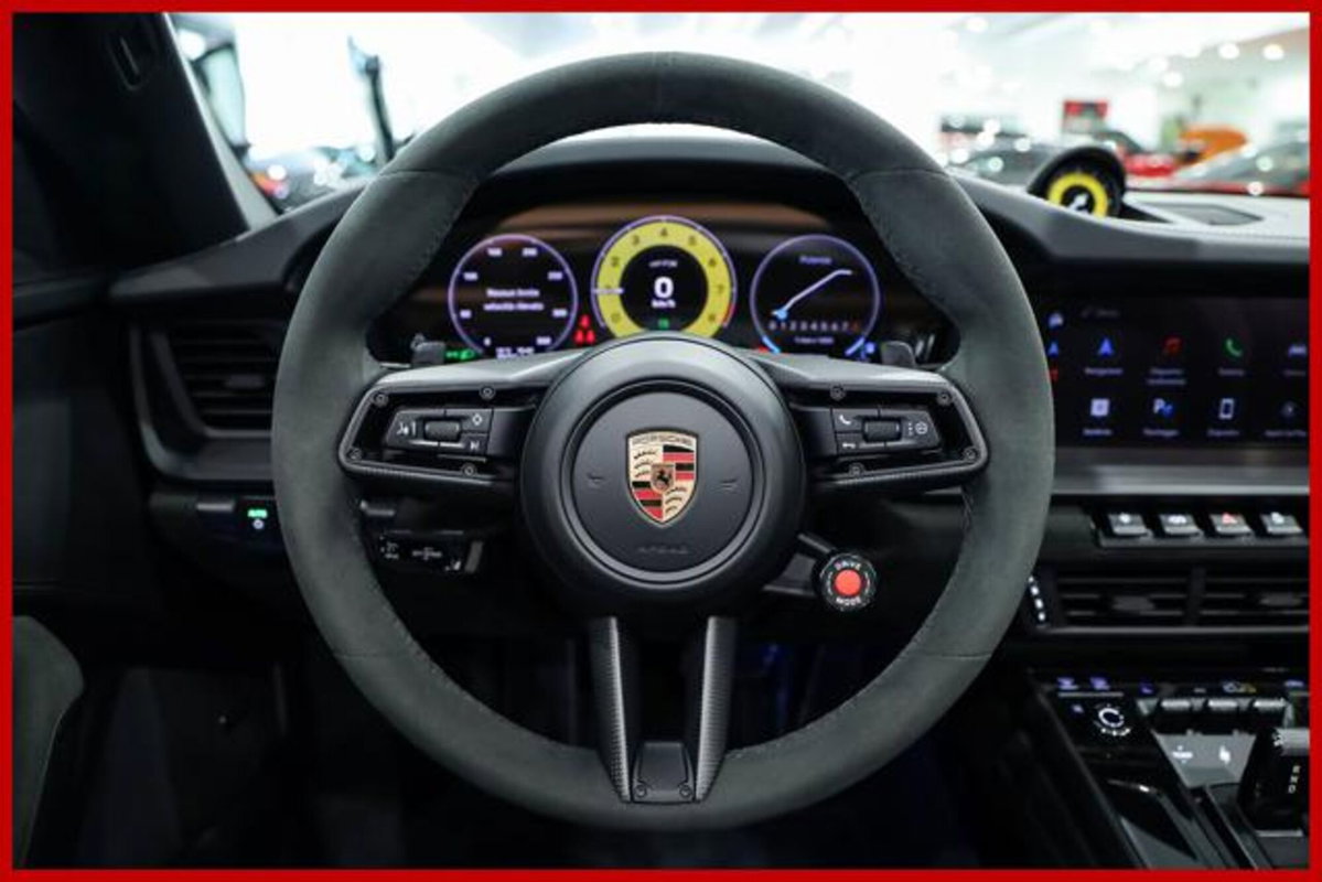 Porsche 911 Cabrio Targa 3.6 4 GTS auto (12)