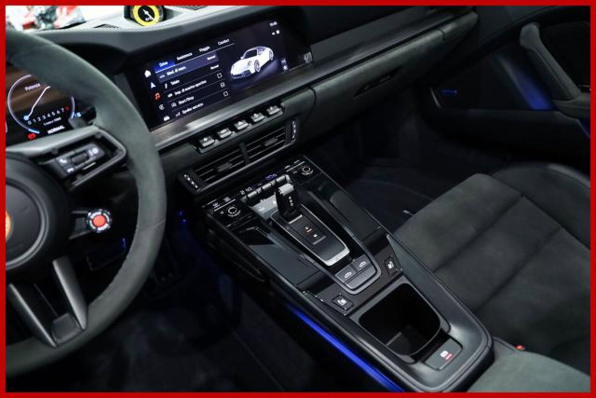 Porsche 911 Cabrio Targa 3.6 4 GTS auto (13)