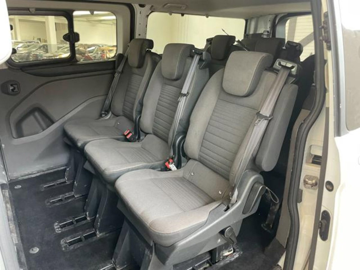 Ford Tourneo Custom 320 2.0 TDCi 130CV MHEV PL Titanium (11)