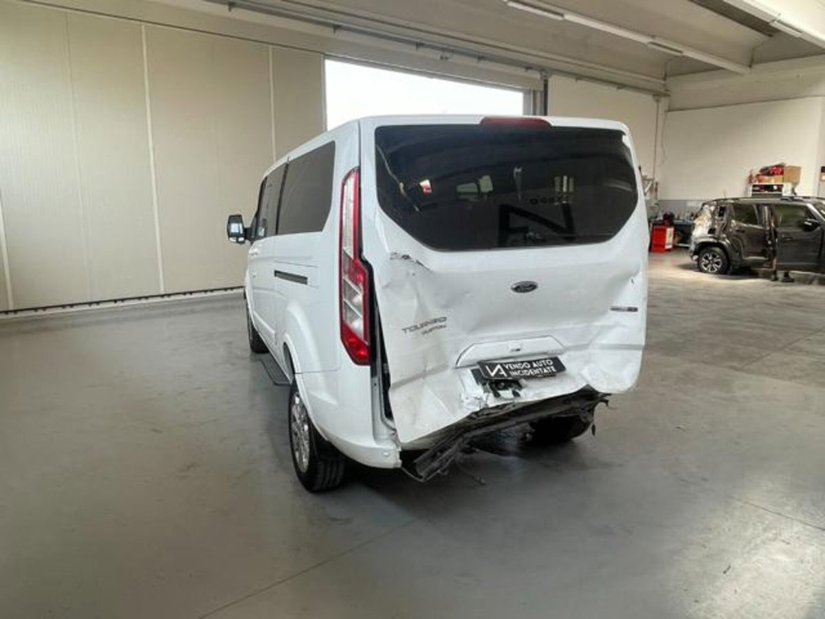 Ford Tourneo Custom 320 2.0 TDCi 130CV MHEV PL Titanium (5)