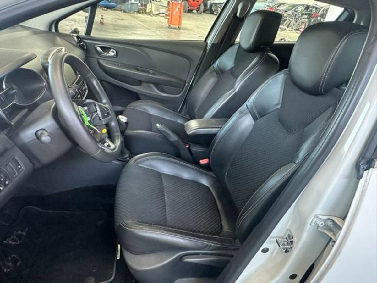 Renault Clio TCe 12V 90 CV GPL 5 porte Moschino Zen (12)