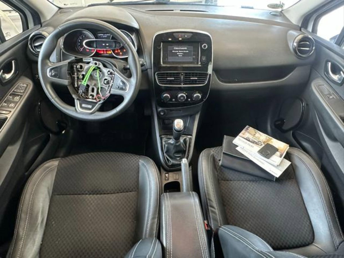 Renault Clio TCe 12V 90 CV GPL 5 porte Moschino Zen (15)