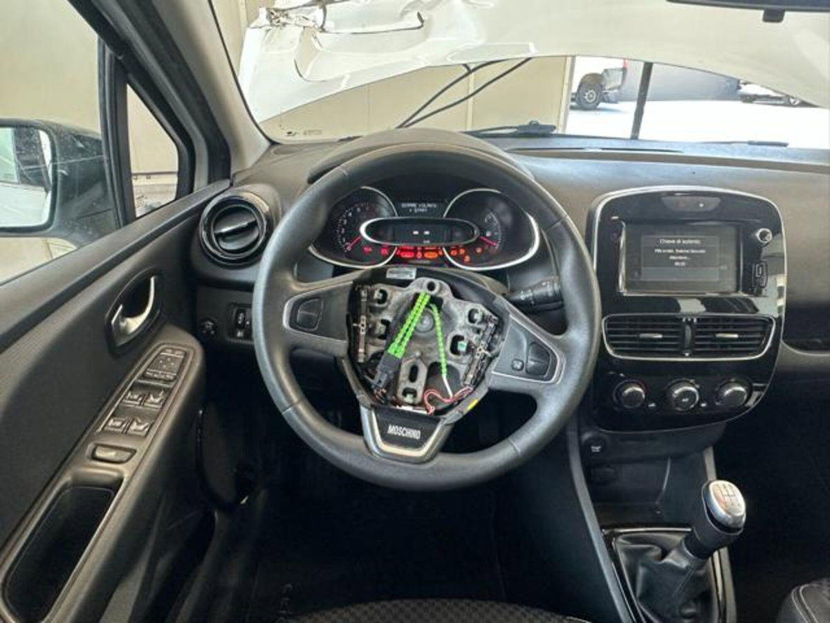 Renault Clio TCe 12V 90 CV GPL 5 porte Moschino Zen (16)