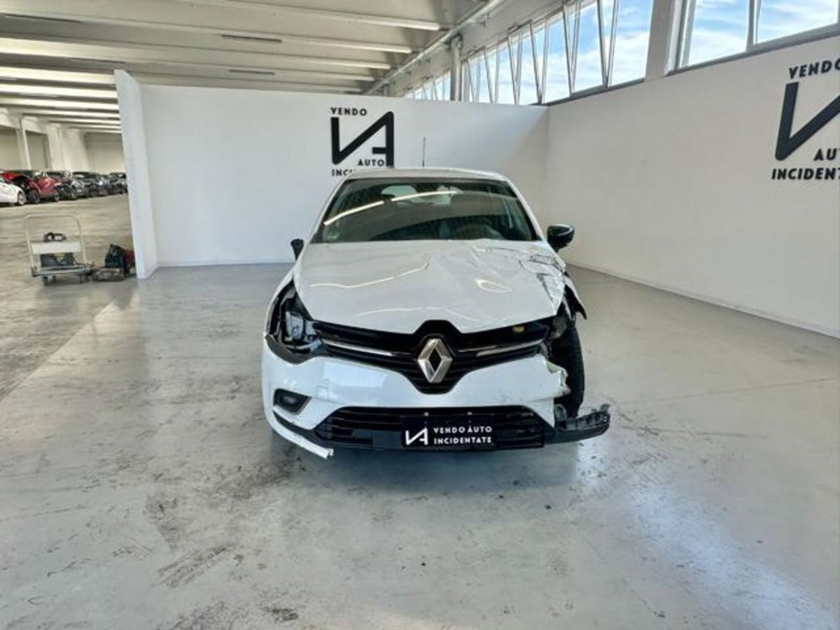 Renault Clio TCe 12V 90 CV GPL 5 porte Moschino Zen (2)
