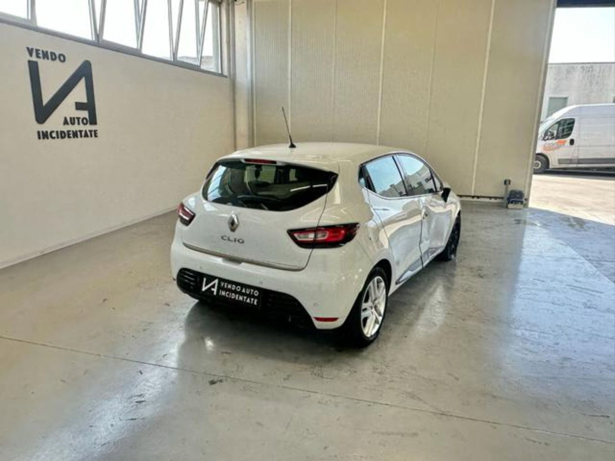 Renault Clio TCe 12V 90 CV GPL 5 porte Moschino Zen (7)