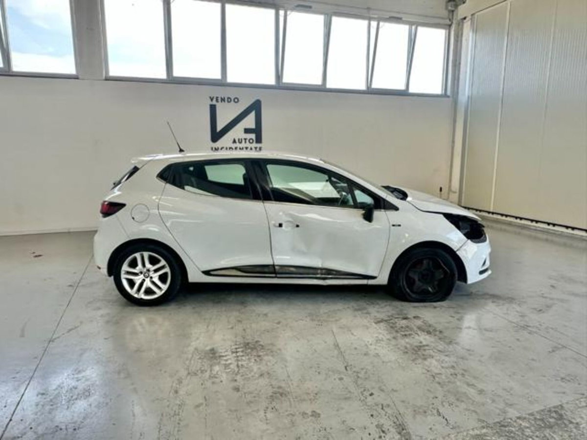 Renault Clio TCe 12V 90 CV GPL 5 porte Moschino Zen (8)