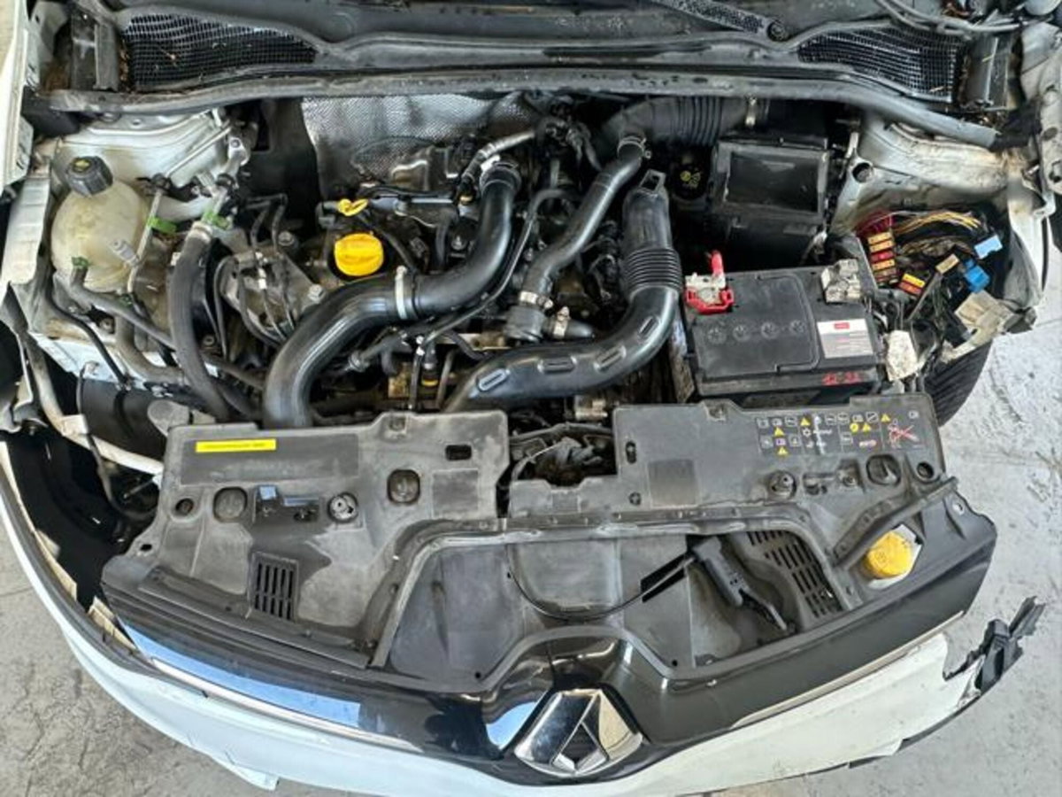 Renault Clio TCe 12V 90 CV GPL 5 porte Moschino Zen (9)