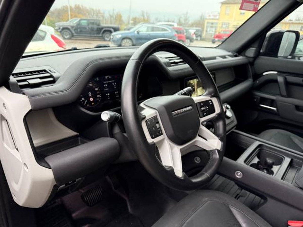 Land Rover Defender 110 3.0D I6 200 CV AWD Auto S (11)