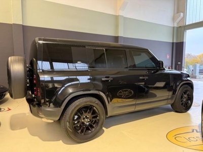 Land Rover Defender 110 3.0D I6 200 CV AWD Auto S (4)