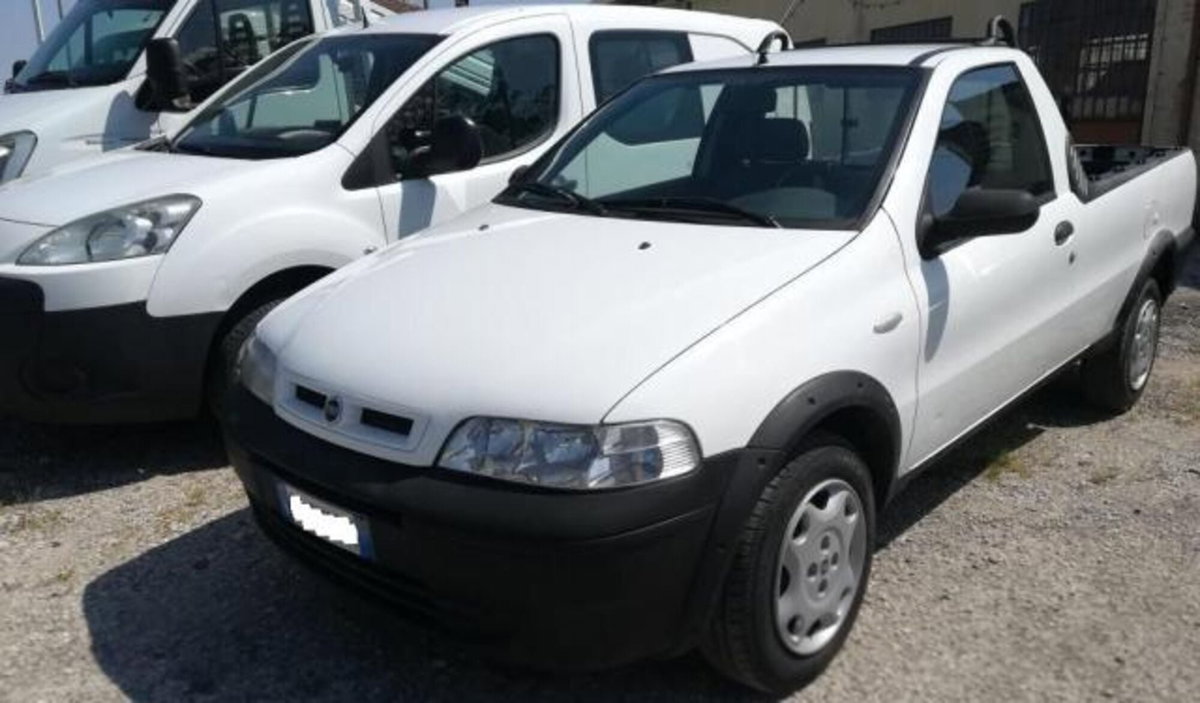 Fiat Strada 1.9 JTD Pick-up (2)