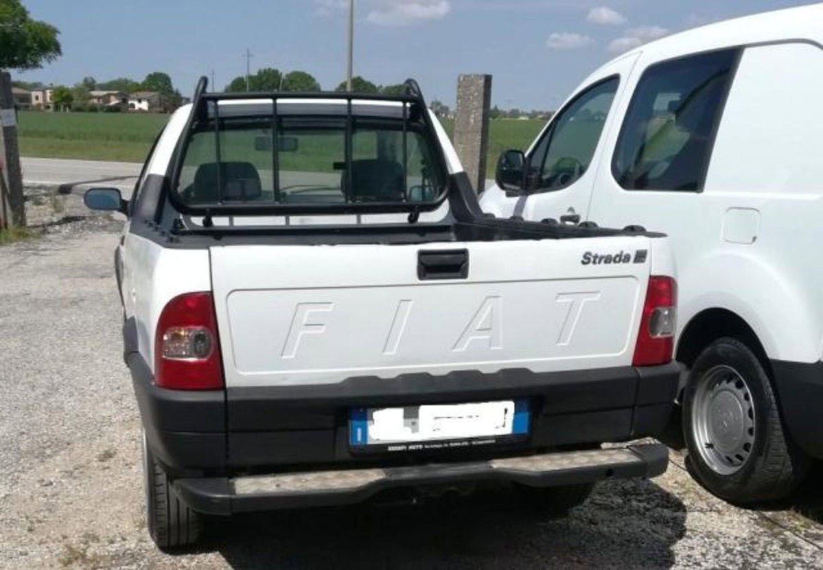 Fiat Strada 1.9 JTD Pick-up (3)