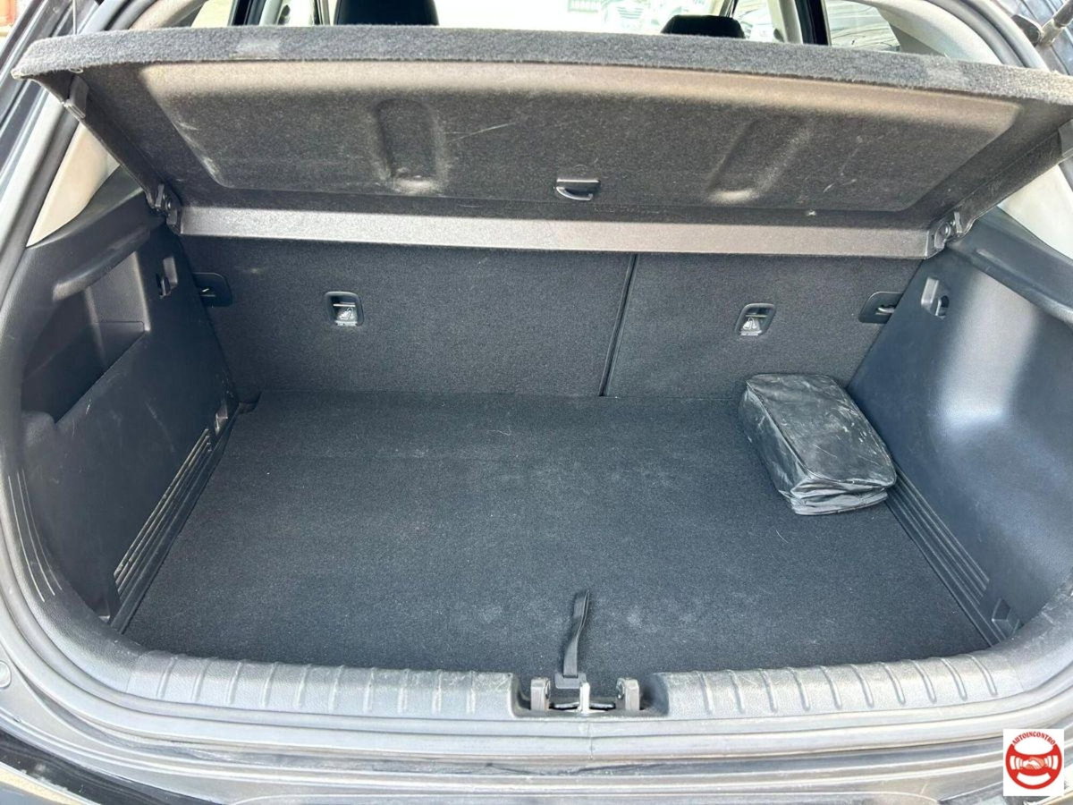 Kia Stonic 1.2 mpi Style gpl 82cv (15)