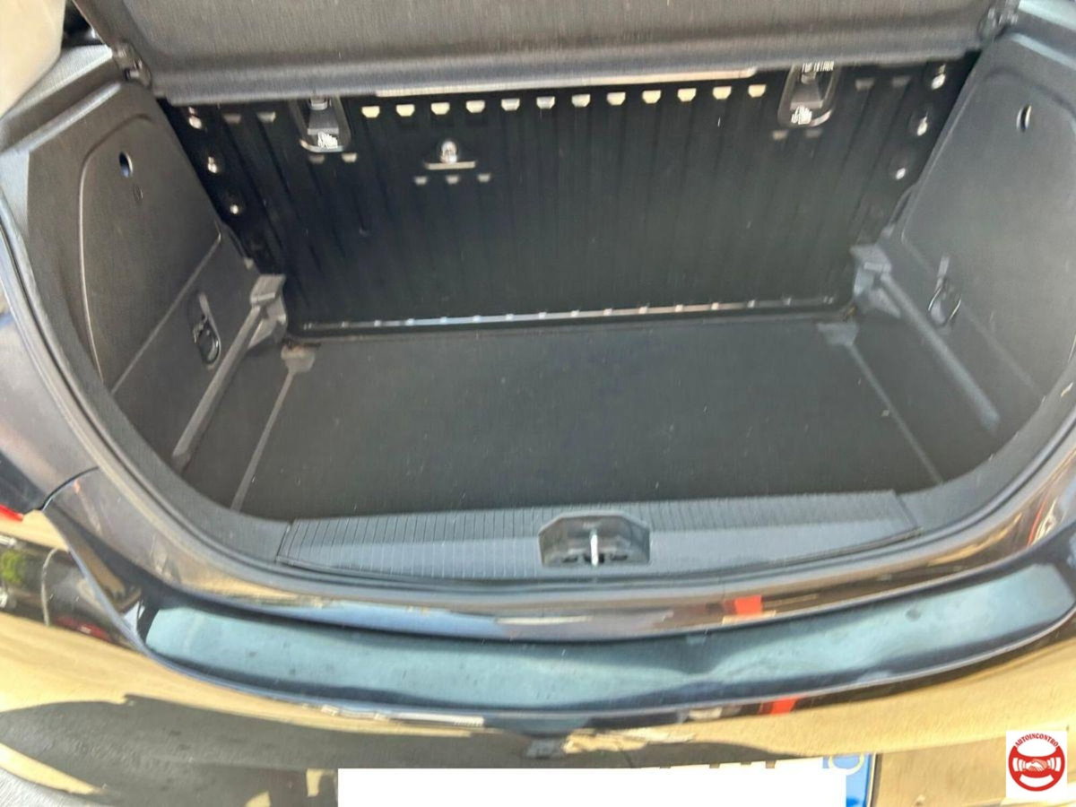 Opel Corsa 1.4 90CV GPL Tech 5 porte n-Joy (14)