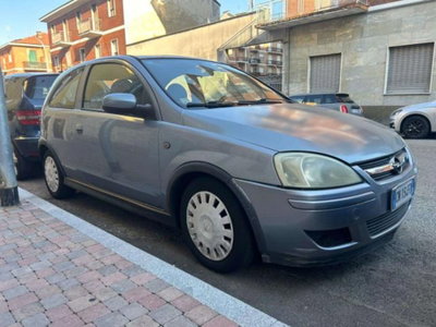 Opel Corsa 1.0 12V 3 porte Club (2)