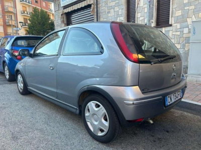 Opel Corsa 1.0 12V 3 porte Club (4)