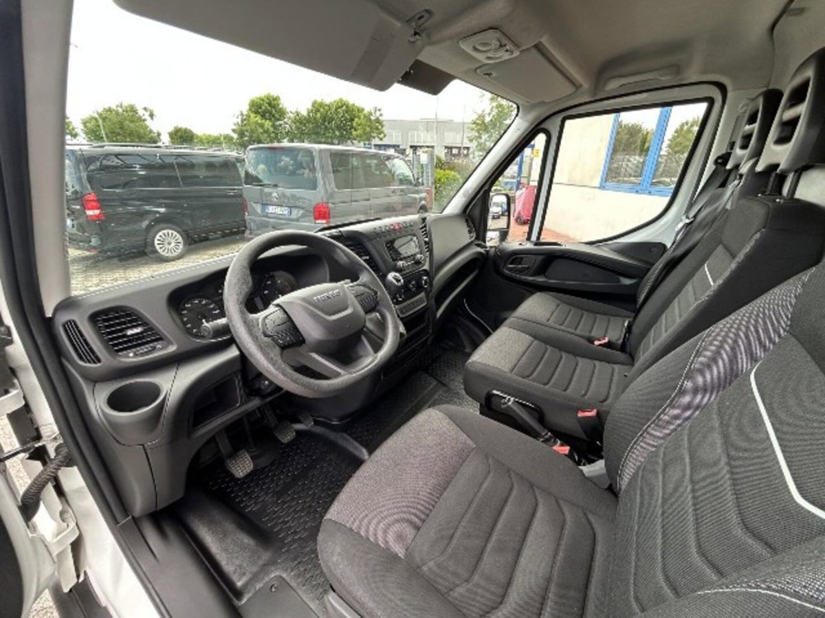 Iveco Daily Telaio 35S14 2.3 HPT PLM Cabinato (11)