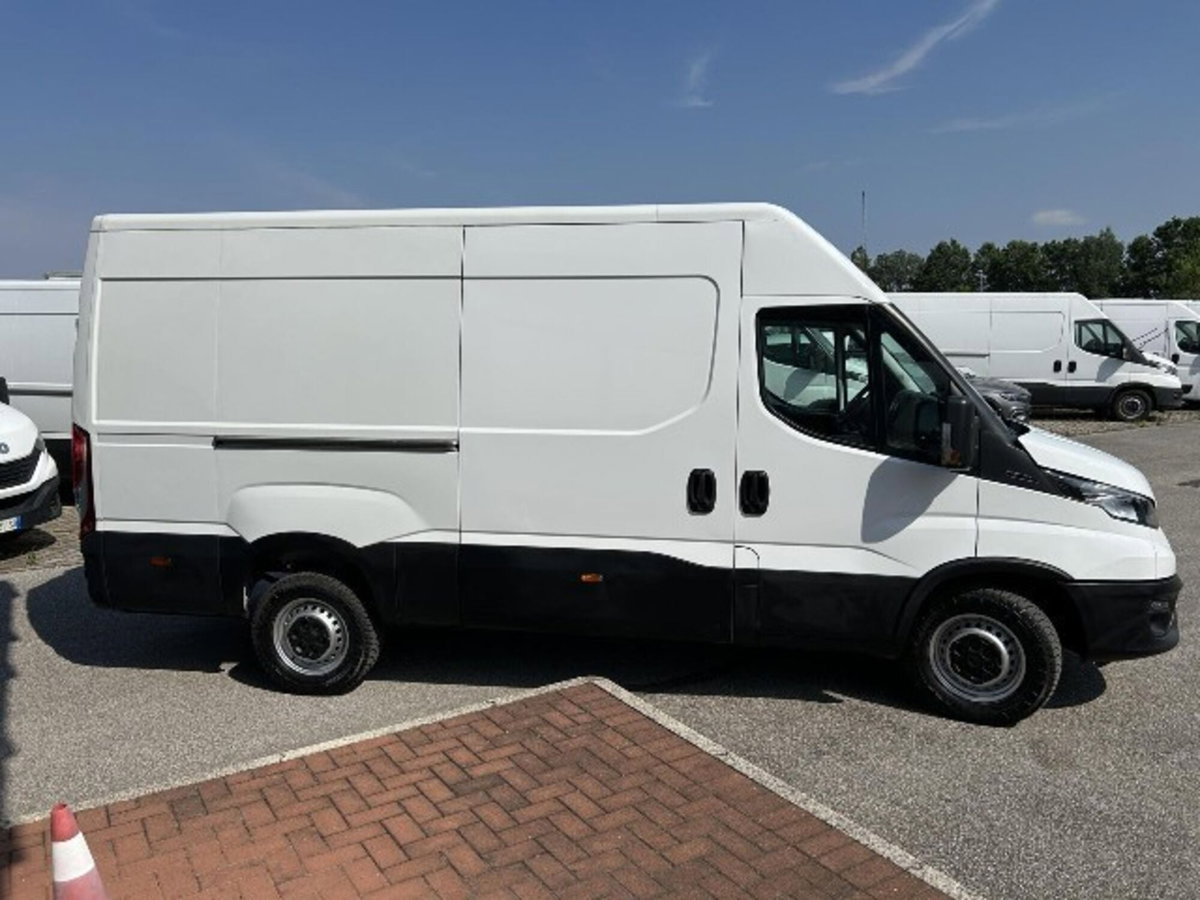 Iveco Daily Telaio 35S14 2.3 HPT PLM Cabinato (6)