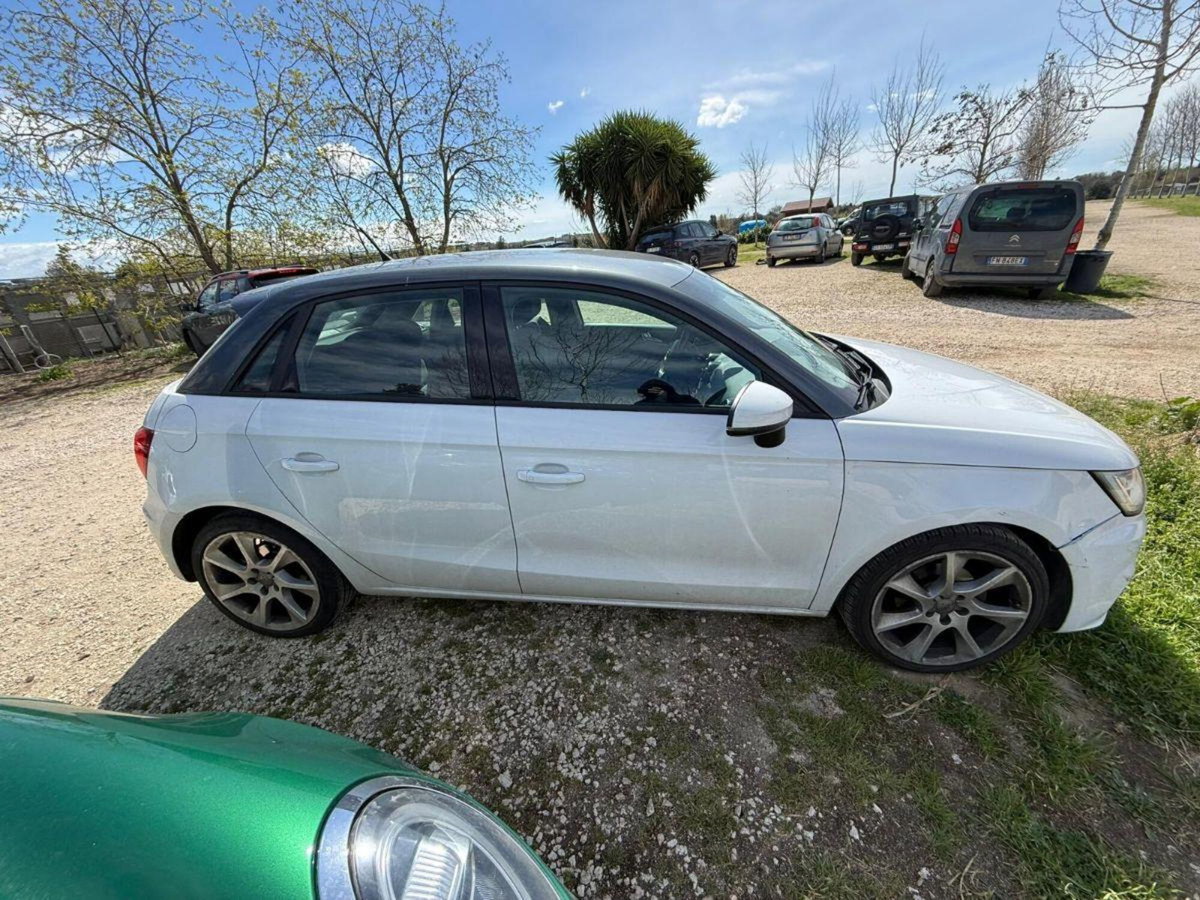 Audi A1 Sportback 1.4 TDI ultra Design (2)