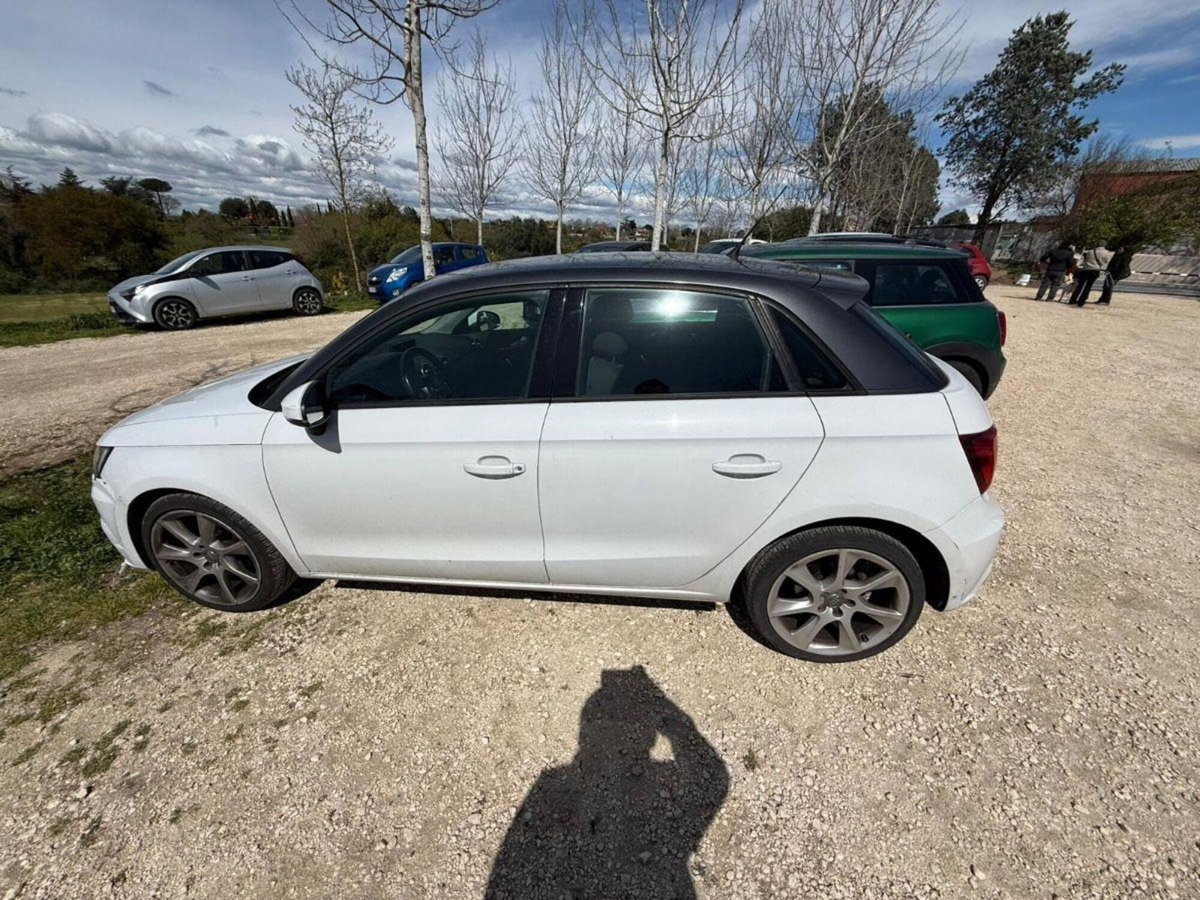Audi A1 Sportback 1.4 TDI ultra Design (9)
