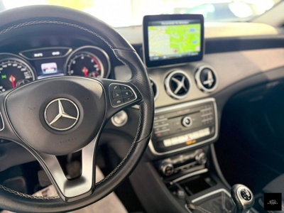 Mercedes-Benz GLA SUV 180 d Premium (11)