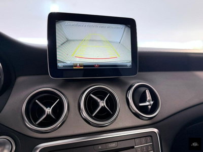 Mercedes-Benz GLA SUV 180 d Premium (12)