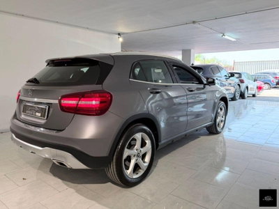 Mercedes-Benz GLA SUV 180 d Premium (15)