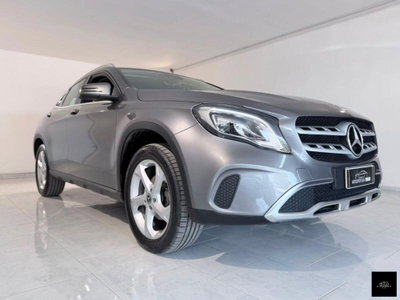 Mercedes-Benz GLA SUV 180 d Premium (2)