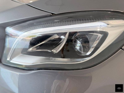 Mercedes-Benz GLA SUV 180 d Premium (5)