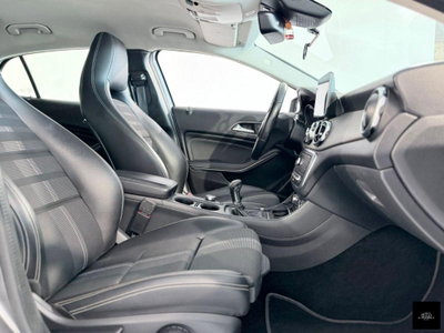 Mercedes-Benz GLA SUV 180 d Premium (6)