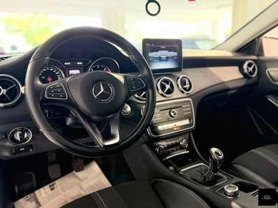 Mercedes-Benz GLA SUV 180 d Premium (9)