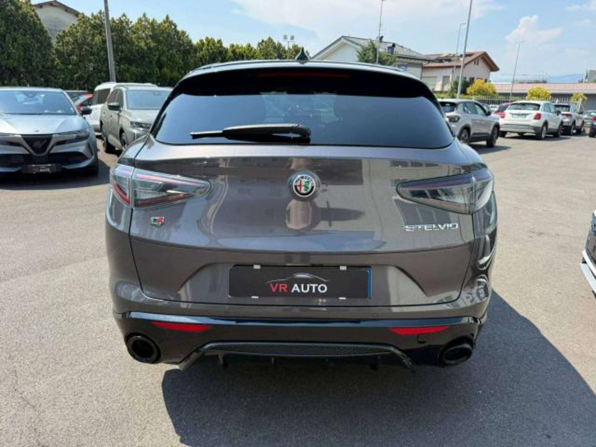 Alfa Romeo Stelvio 2.2 t Veloce Q4 210cv auto (5)