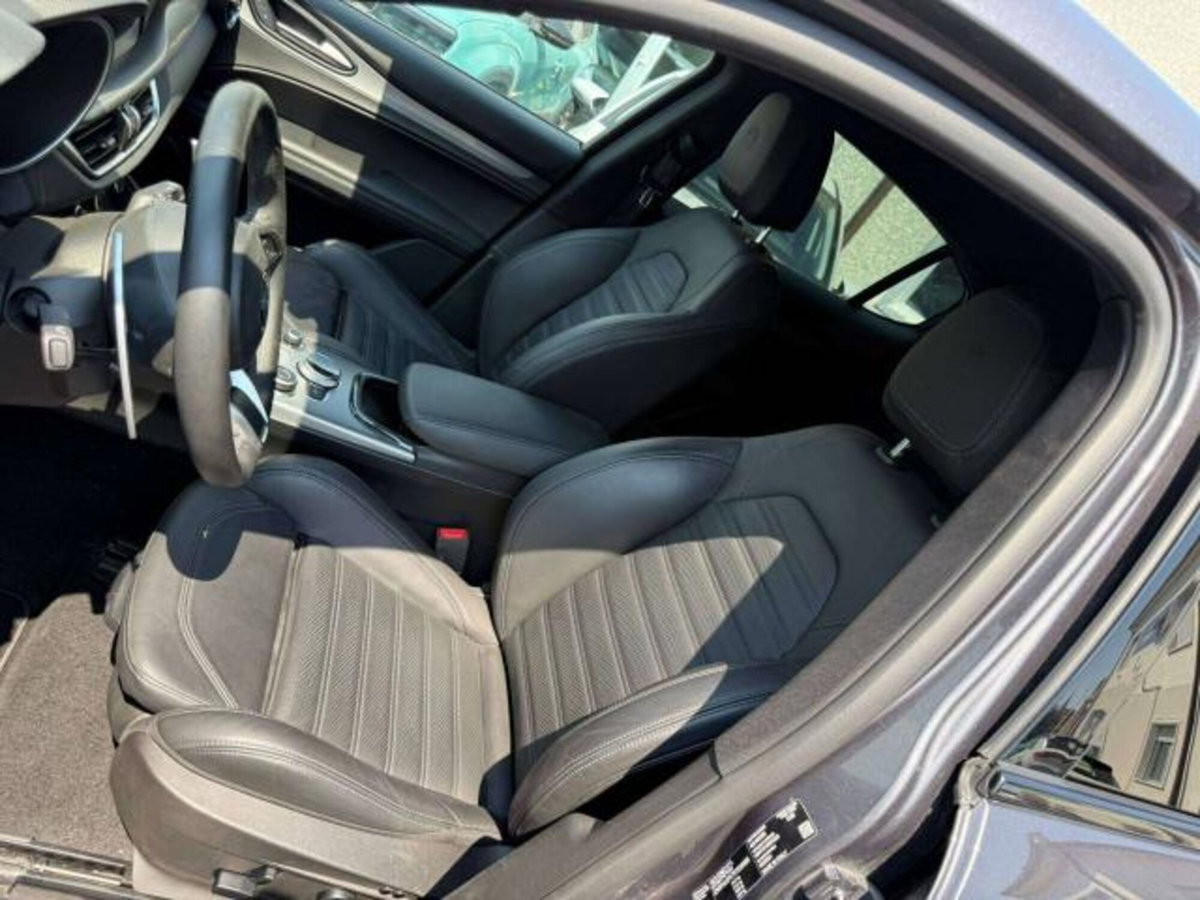 Alfa Romeo Stelvio 2.2 t Veloce Q4 210cv auto (8)
