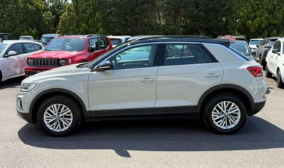 Volkswagen T-Roc 1.5 tsi Life dsg (4)